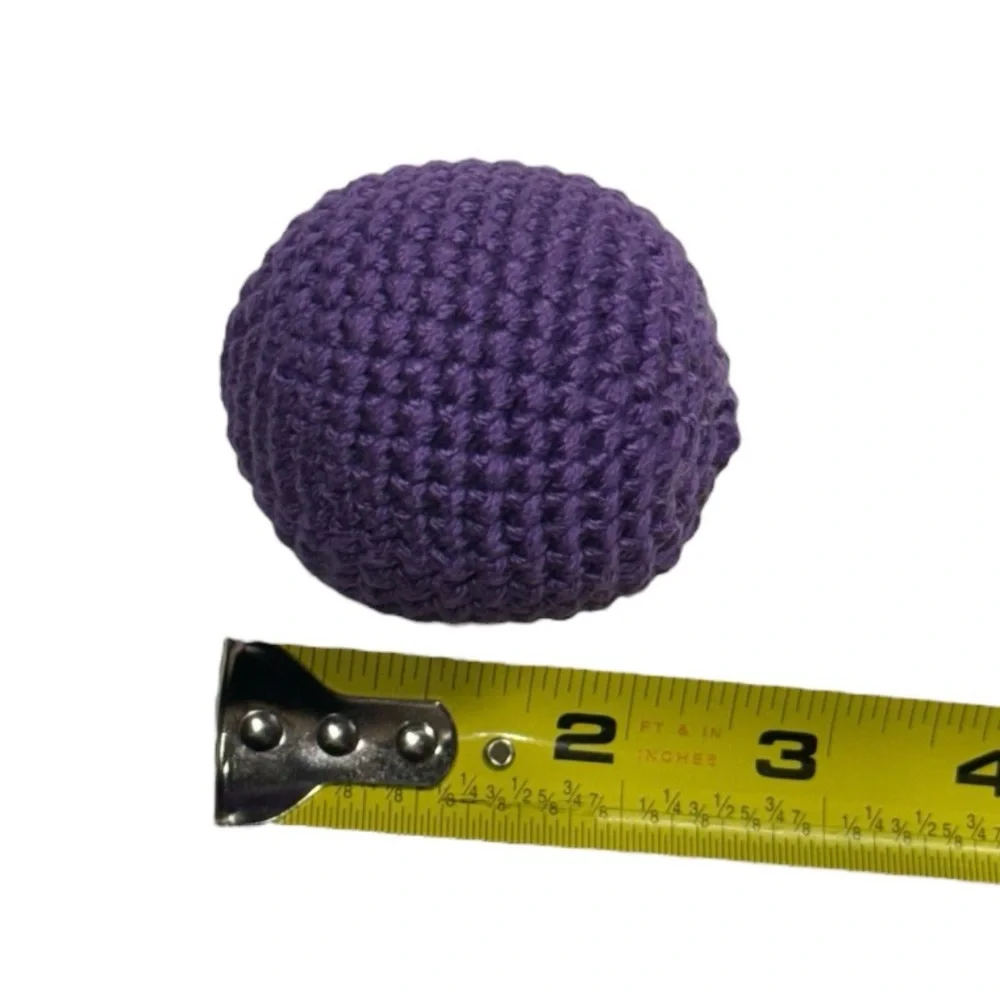 100% handmade crochet ball toy for cats with catnip inside! 100% cotton yarn toy